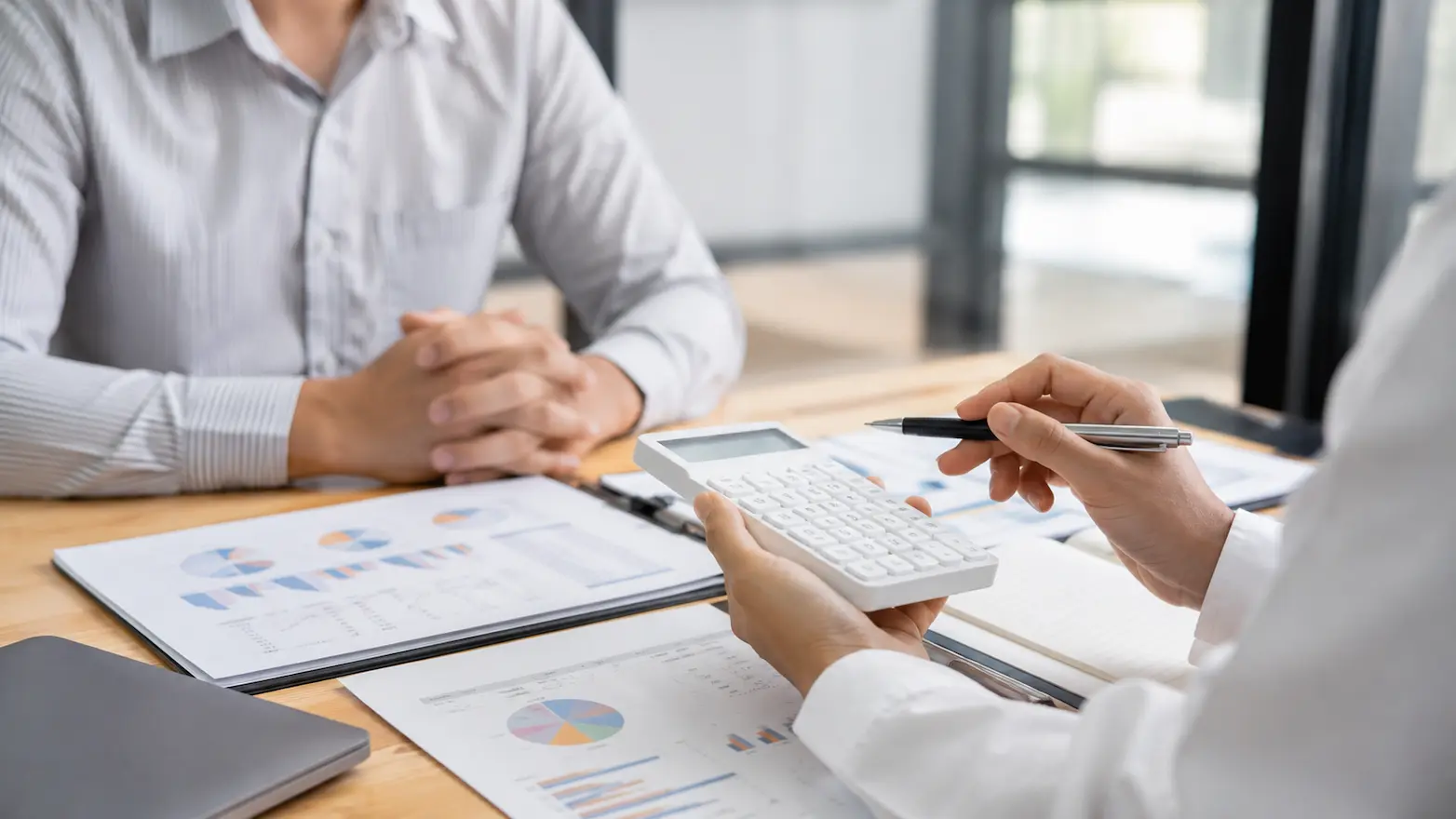 Thumbnail-For-Loan Payment Calculator Canada_ What to Estimate Before You Apply-By-Mini Cash