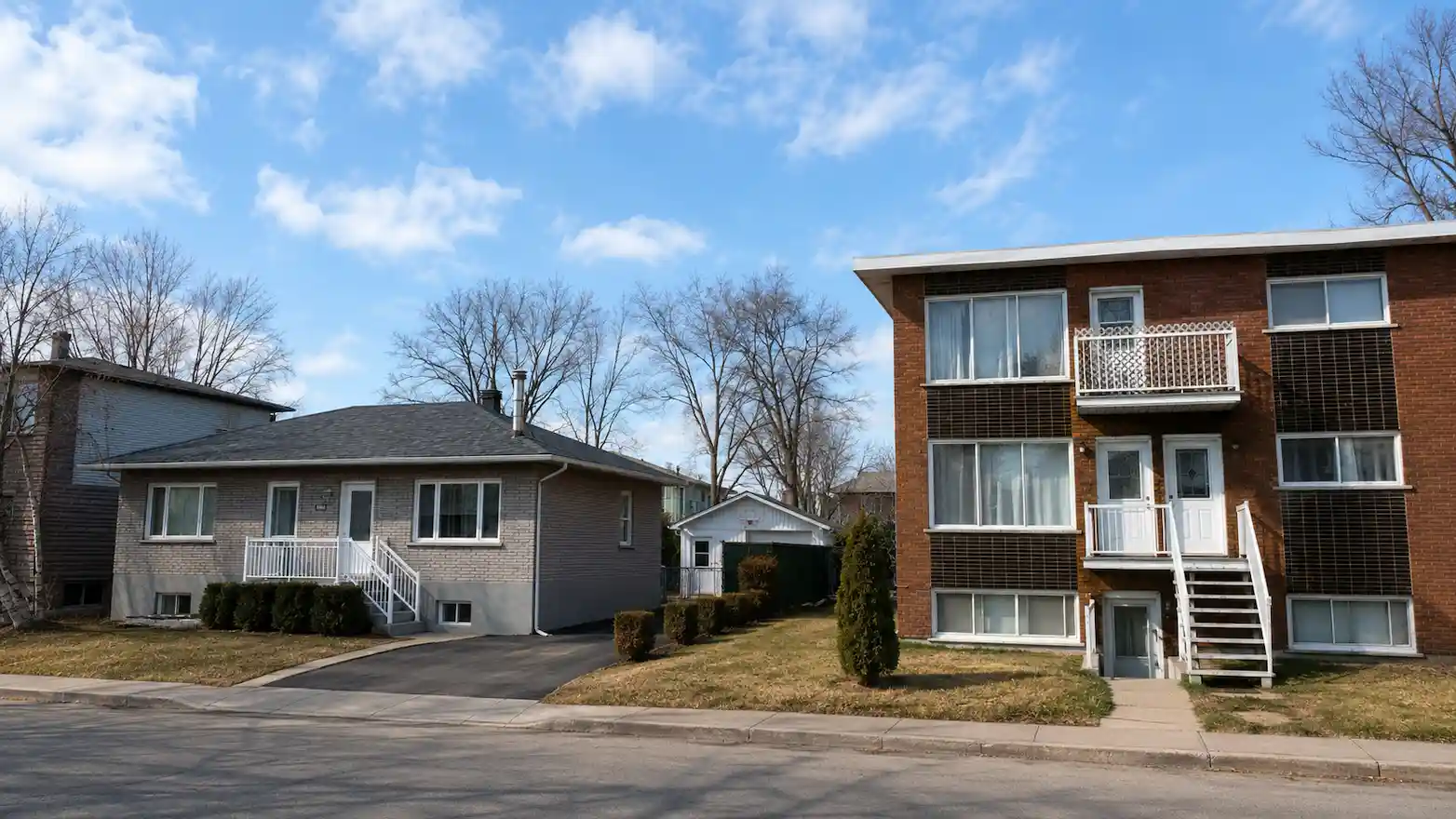 Thumbnail-For-Online Loan in Longueuil for Unexpected Expenses-By-Mini Cash